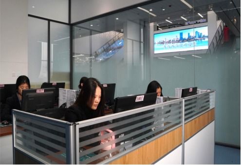 青島西海岸新區(qū)人社局 服務(wù)熱線接訴即辦，智慧社保服務(wù)為民